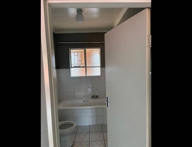 2 BEDROOM PROPERTY TO RENT IN ALBERTON NORTH